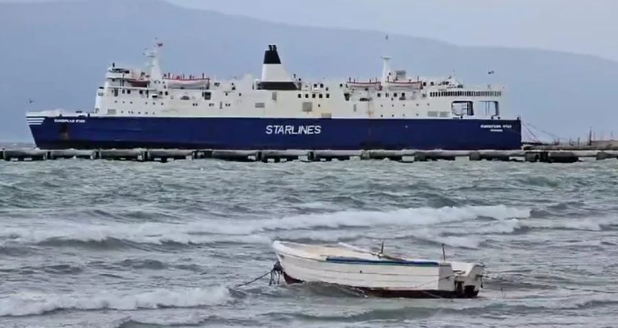 Për shkak të motit  lundrimi në Vlorë pezullohet edhe për 24 orë